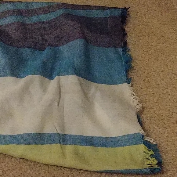 Scarf - Picture 2 of 4